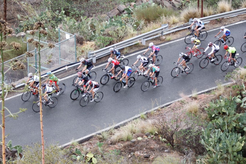 Rodando hacia Cercados de Espino.  © Iñaki Lopetegi