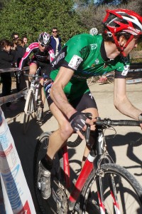 Aitor, perseguido por Larrinaga. © RFEC