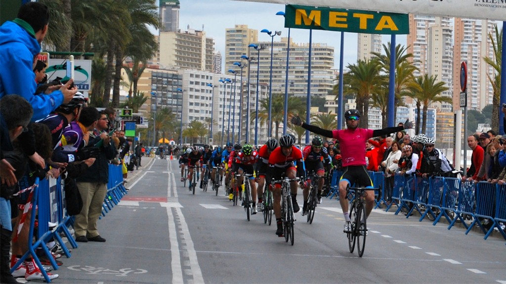 El sprint de Benidorm © Volta La Marina