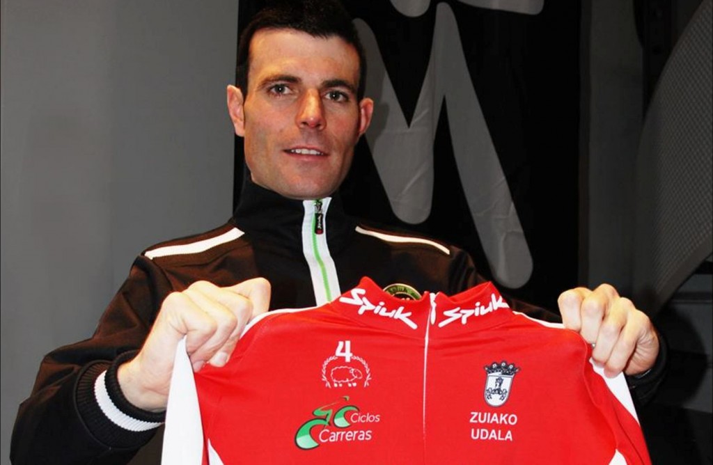 Larrinaga con su nueva prenda © Spiuk