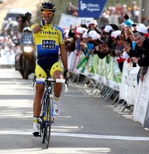 Contador entra en meta