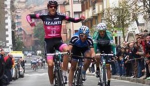 Marc Soler, ganando en Urretxu.