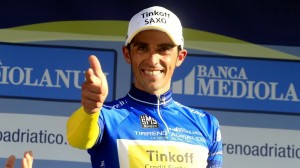 Contador, de azul Tirreno © RCS