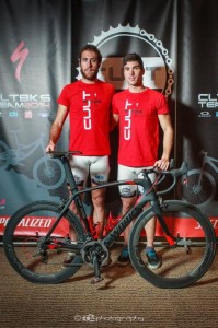 Los triatletas Aguayo y Benages