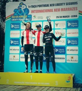 Podio de la Internacional XCO Marrazes 2014, con Lucía Vázquez (3ª).