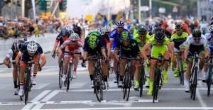 El sprint triunfal de Ponzi © Movistar