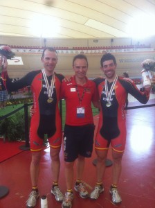 Ignacio Ávila y Joan Font, junto a Félix García Casas.