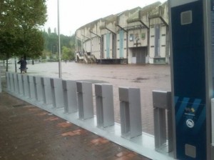 Los tótems o pantallas de gestión permitirán darse de alta en el servicio.