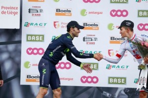 Valverde saluda a Kwiatkowski © © Presse Sports/S.Boué