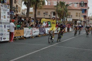 Ajustado sprint en Torres de Cotillas. © FCRM