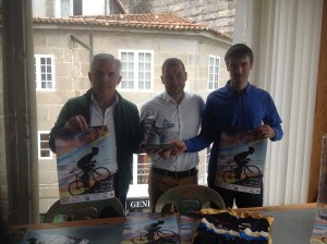 Evaristo Portela, Josechu Roel y xxx en la presentación.