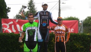 Cavero, acompañado por Cuétara y García. 