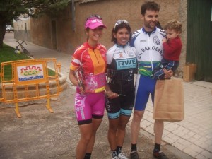 Entrega de trofeos a las féminas.