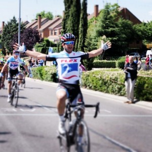 Miguel A. Alcaide, entrando en meta