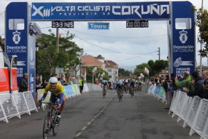 En un poderoso sprint, De Segovia consiguió su segunda victoria.  © FGC
