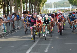 Rafael Márquez ganaba así el sprint en Bayona. © Leire Otxoa