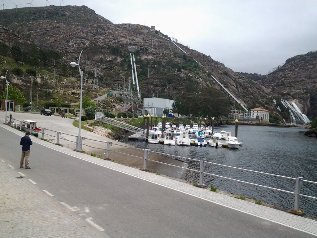 La salida se hará finalmente desde la Cascada de Ézaro.