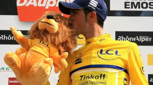Contador, con el león del Dauphiné © ASO