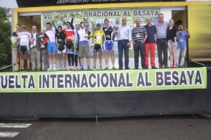 Podio final de la 1ª etapa de la Vuelta al Besaya.