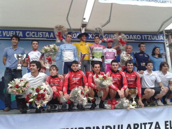 Podio final de la Vuelta a Gipuzkoa.