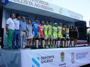 Dueñas, en el podio de la Volta ao Ribeiro.