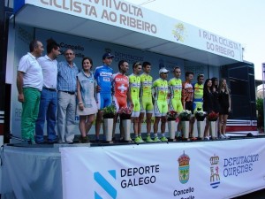 Dueñas, en el podio de la Volta ao Ribeiro.