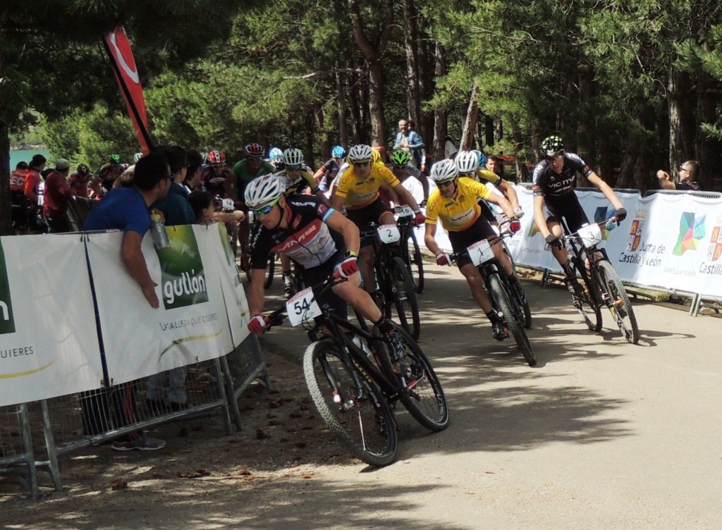 La salida de la prueba masculina fue muy rápida.