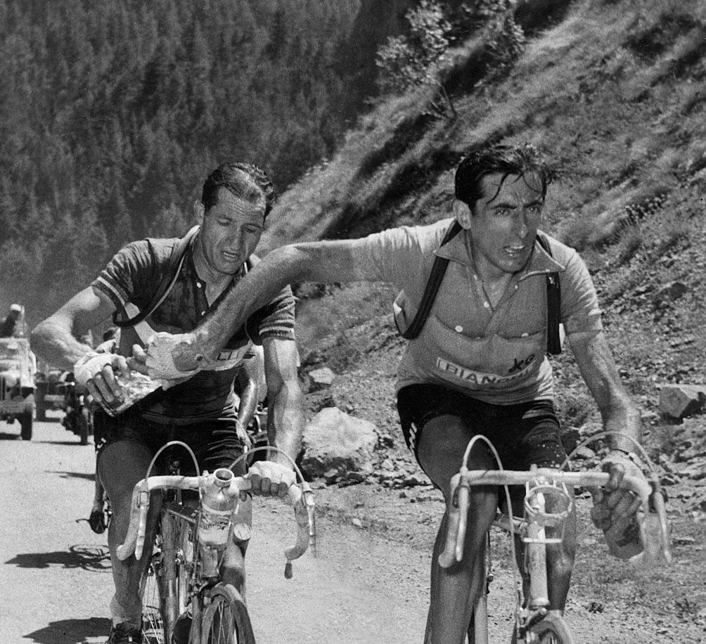 Gino Bartali y Fausto Coppi en las rampas del Galibier