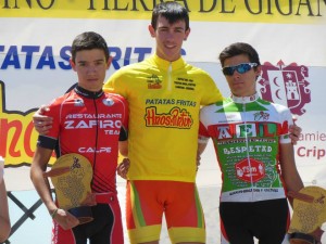 José Manuel Giner, flanqueado en el podio por Eugenio Sánchez y Tomeu Gelabert.