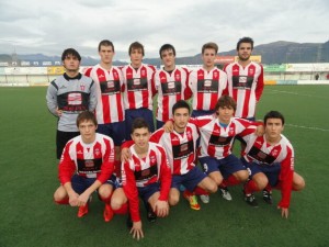 Gimenez, primero de pie por la izquierda © Alcaraz