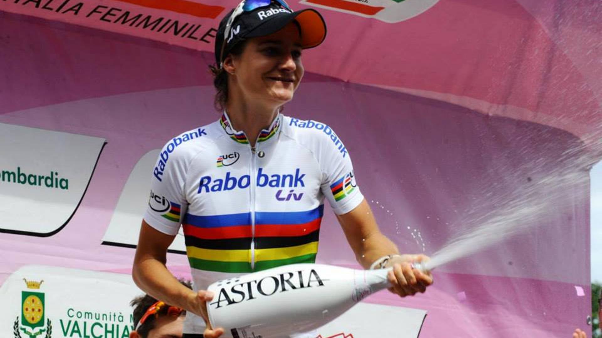 Marianne Vos celebra un triunfo como campeona del mundo