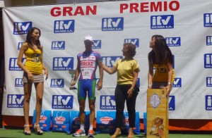 Pedro Merino, en el podio tras su victoria en Guadamur.