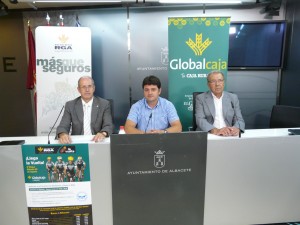 Francisco Navarro,  Vicente Monje y José Antonio García, durante la presentación.
