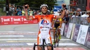 Pinto, por delante de Veloso © Vuelta Portugal