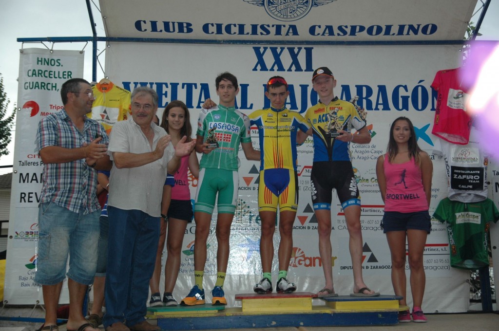 Hervás, flanqueado en el podio de la etapa por Van der Berg y Sampedro, © FAC