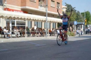Gabriel Hernández, entrando en meta © FAC