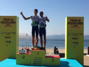 Los Prades, en el podio © twitter