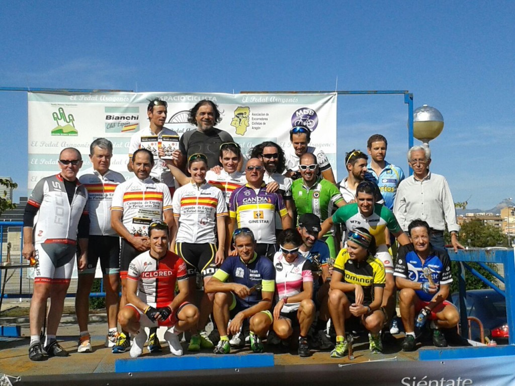 Podio con los ganadores del Campeonato de España de periodistas.