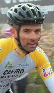 Vicente J. Alló Barona, con el maillot de su equipo © farodevigo.es