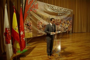 Javier Fernández Alba, presidente de la Madrileña, presentando la Gala © FMC