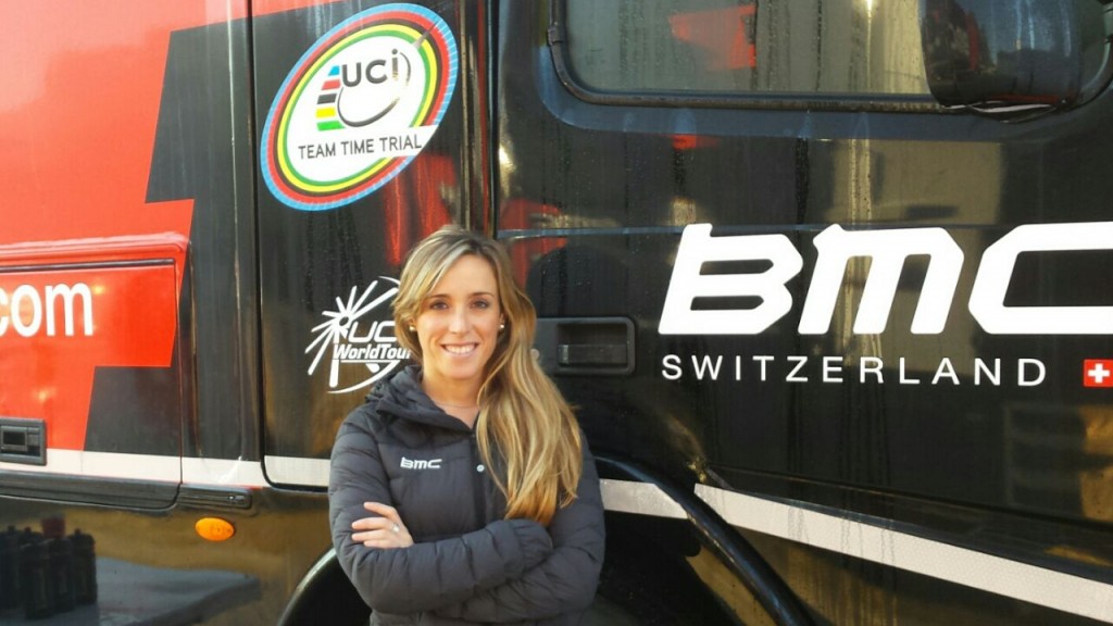 Martín, delante del logo de campeones del mundo