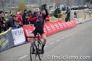 Óscar Pujol, entrando en meta © FMC