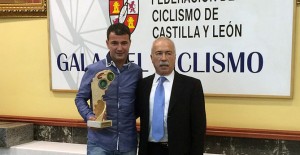 Santi Blanco, con Roberto  Coca © tribunasalamanca.com