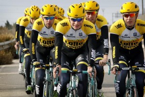 El Lotto NL, entrenando en España