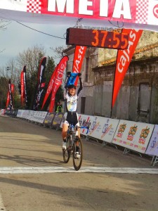 Rocío Gamonal, entrando en meta.