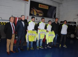 Los tres corredores, con sus nuevos maillots