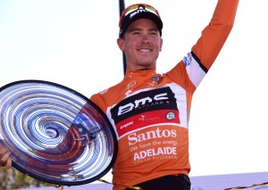 Dennis con su trofeo © TDU