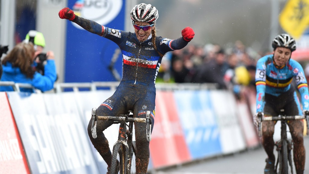 La llegada de Ferrand-Prevot © UCI