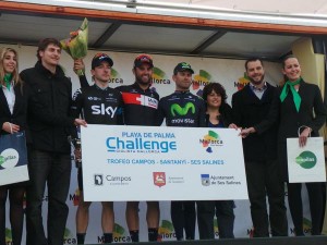 Viviani, Pelucchi y Rojas © Luis Román