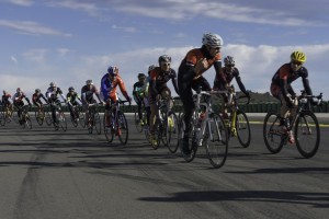 Pelotón por el circuito © 24H Cyclo Circuit